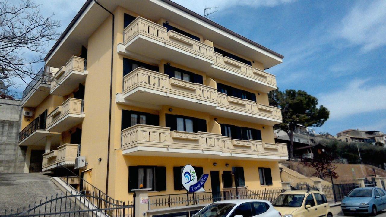 Verde Mare "Appartamenti Per Vacanze" Tortoreto Exterior photo